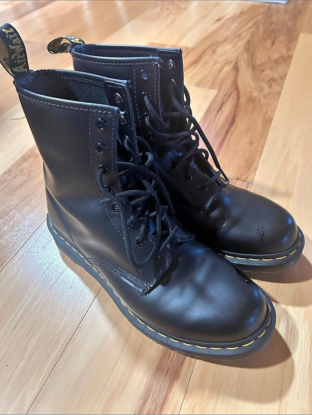 Dr. Martens 1460 Smooth Leather Lace-Up Boots Smooth Leather Black Combat Boots
